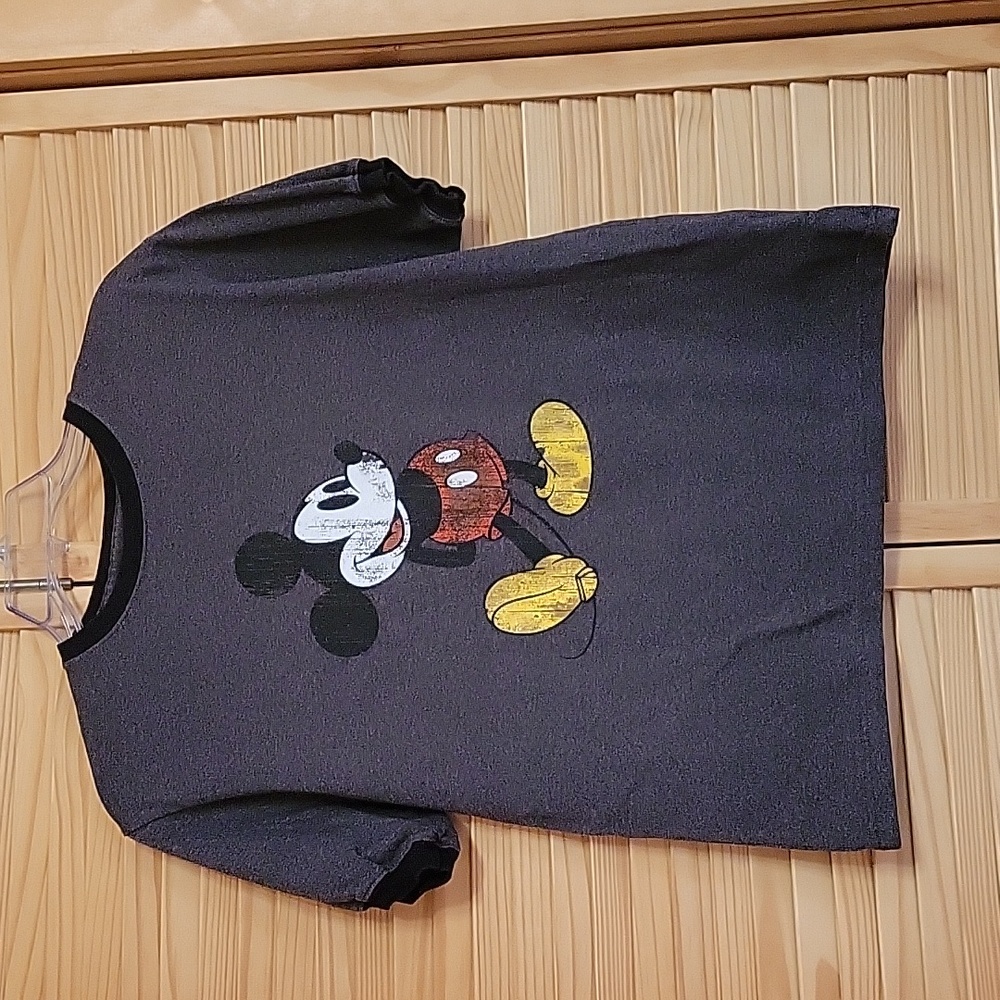 Disney Disneyland t shirt in dark grey/black size XLarge youth Xtra Large Mickey